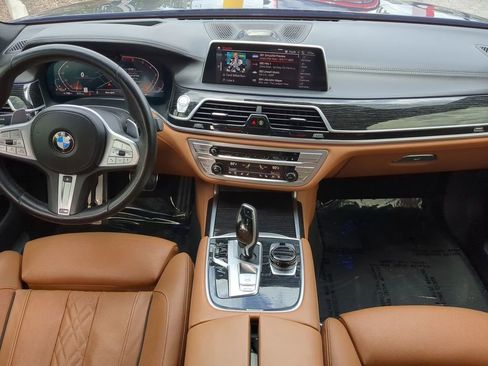 Used 2021 BMW 750i xDrive w/ Executive Package image 14