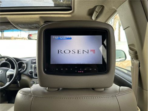 Used 2013 Toyota Highlander SE image 19