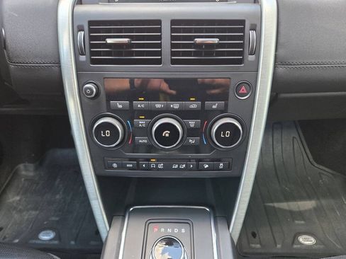 Used 2018 Land Rover Discovery Sport SE AWD/4WD image 26