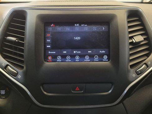 Used 2019 Jeep Cherokee Latitude Plus w/ Cold Weather Group image 25