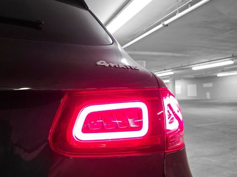 Used 2022 Mercedes-Benz GLC 300 4MATIC image 10