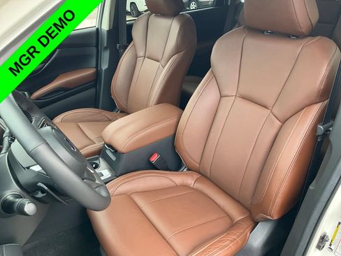 Used 2026 Subaru Ascent Touring w/ Popular Package #1 AWD/4WD image 9