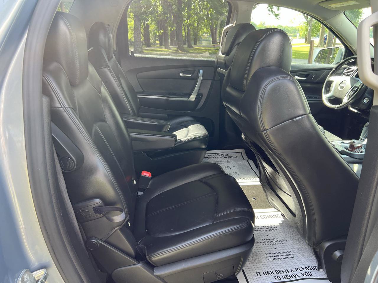 Used 2008 GMC Acadia SLT w/ Convenience Package FWD image 25