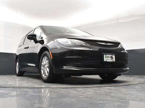 New 2026 Chrysler Voyager LX FWD image 19