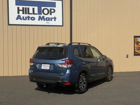 Used 2021 Subaru Forester Premium AWD/4WD image 2