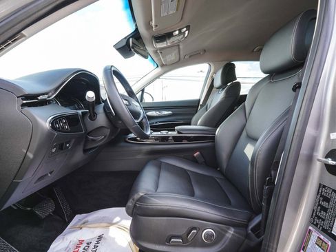 Used 2025 Genesis GV70 2.5T image 32