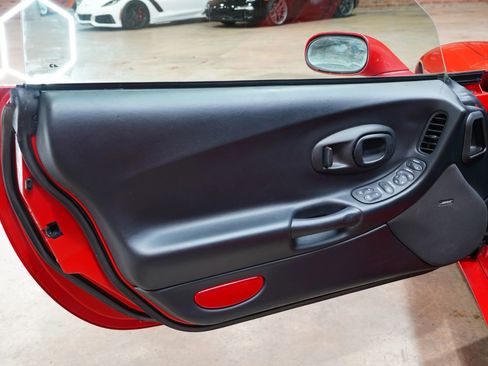 Used 2002 Chevrolet Corvette Z06 w/ Memory Pkg RWD image 36