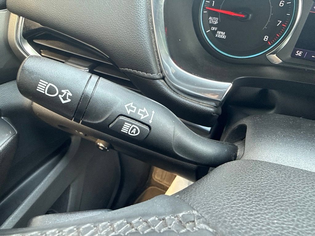 Used 2023 Chevrolet Traverse LT FWD image 27