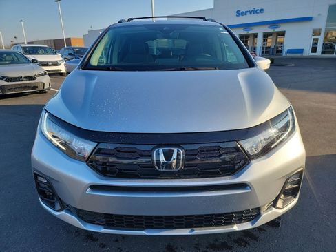 New 2026 Honda Odyssey Touring image 2