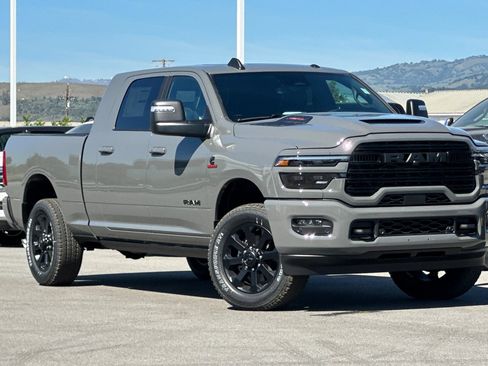 Used 2026 RAM 2500 Laramie AWD/4WD image 2
