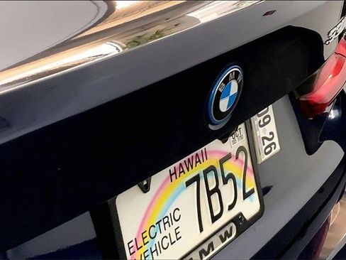 Used 2023 BMW 330e w/ Premium Package image 30