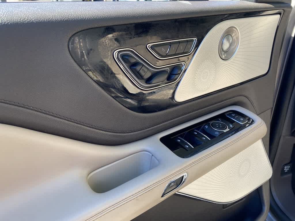 Used 2020 Lincoln Aviator Reserve w/ Equipment Group 202A AWD/4WD image 14