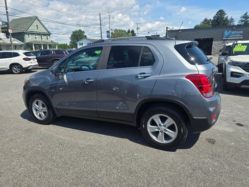 Used 2019 Chevrolet Trax LT FWD image 4