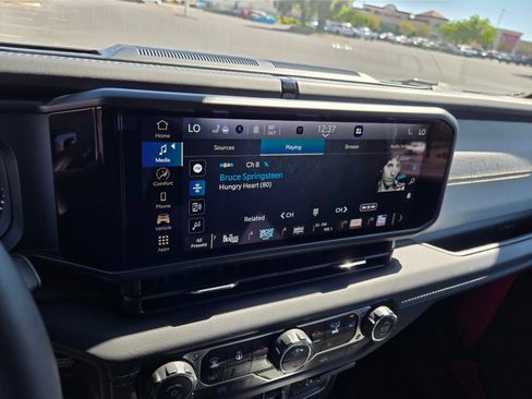 Used 2025 Jeep Wrangler Sahara 4xe image 18