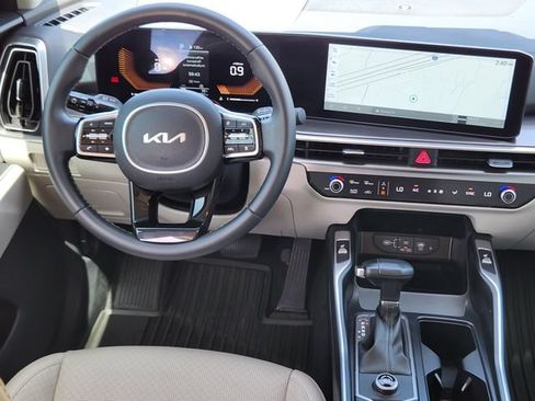 Used 2025 Kia Sorento EX FWD image 27