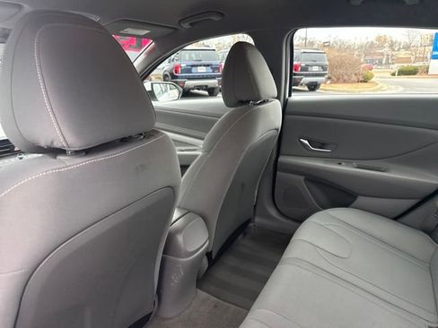 Certified 2023 Hyundai Elantra SEL w/ Convenience Package image 20