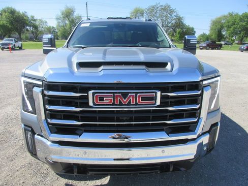 New 2026 GMC Sierra 2500 SLT w/ SLT Premium Package AWD/4WD image 11
