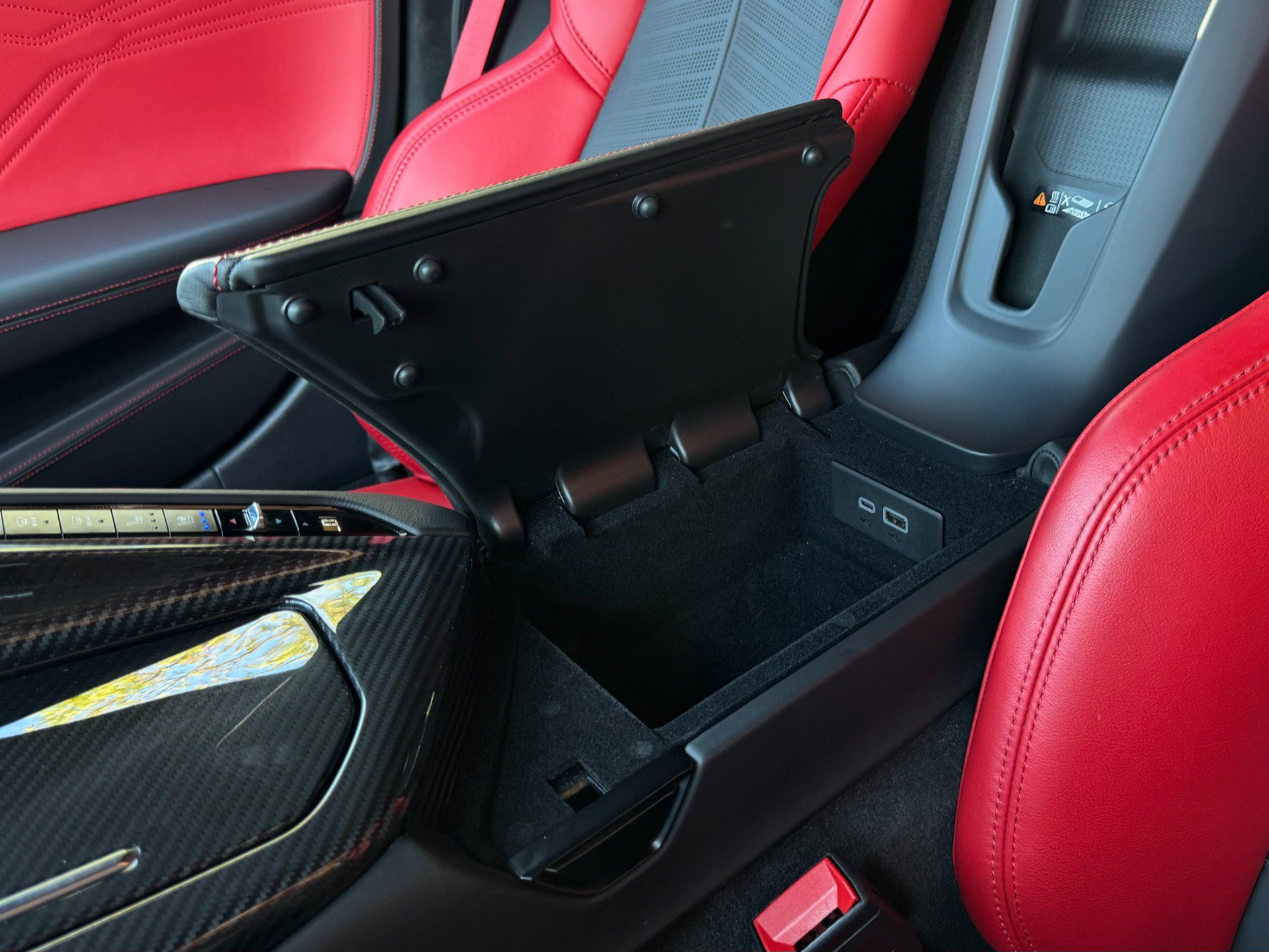 Used 2024 Chevrolet Corvette Z06 w/ Z07 Performance Package RWD image 51