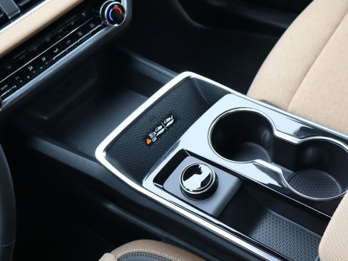 New 2026 Chevrolet Equinox ACTIV w/ Convenience Package III FWD image 19