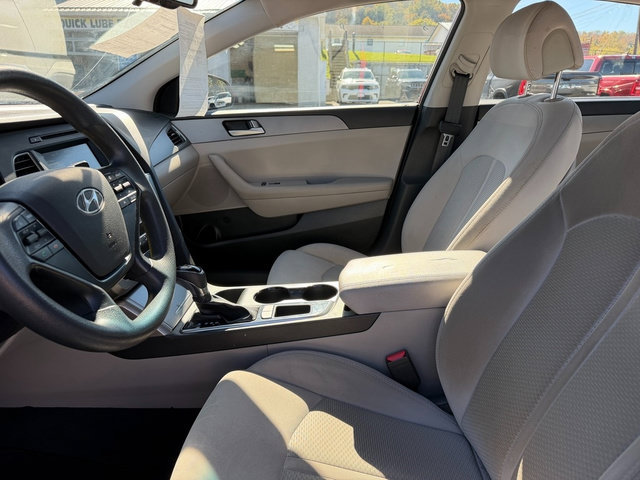 Used 2016 Hyundai Sonata SE FWD image 13