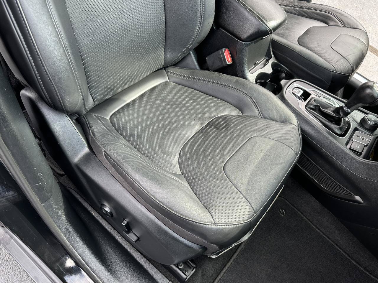 Used 2020 Jeep Cherokee Limited AWD/4WD image 49