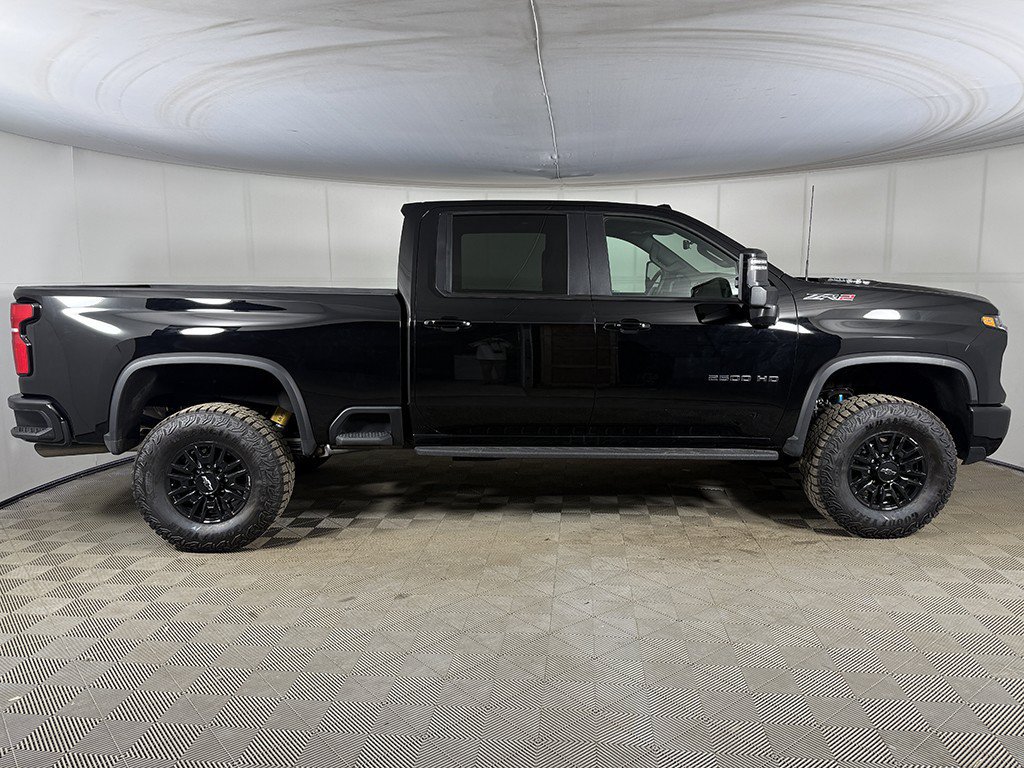 Used 2026 Chevrolet Silverado 2500 ZR2 w/ Snow Plow Prep/Camper Package AWD/4WD image 18