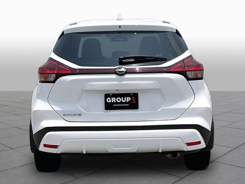 Used 2024 Nissan Kicks S FWD image 5