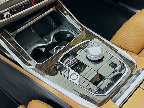 New 2026 BMW X7 xDrive40i w/ Premium Package image 15