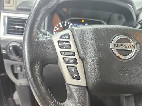 Used 2020 Nissan Titan SV w/ SV Convenience Package RWD image 23