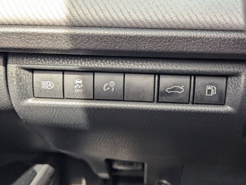Used 2025 Toyota Camry SE AWD/4WD image 29