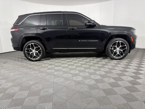 Used 2023 Jeep Grand Cherokee Summit AWD/4WD image 21