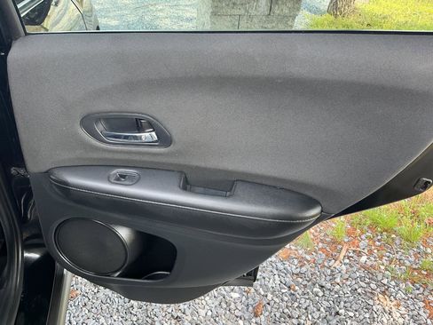 Used 2021 Honda HR-V LX image 19