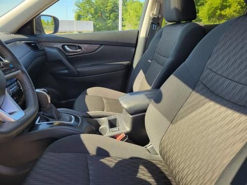 Used 2019 Nissan Rogue SV AWD/4WD image 18