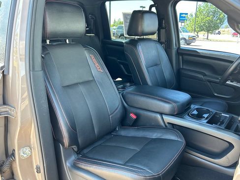 Used 2021 Nissan Titan PRO-4X w/ Pro-4x Convenience Package AWD/4WD image 17