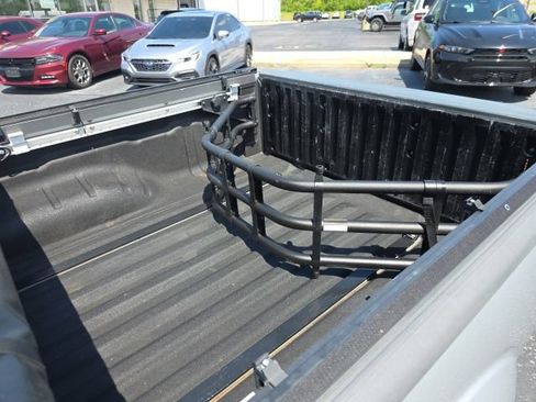 Used 2015 Nissan Frontier SL w/ Moonroof Package AWD/4WD image 54