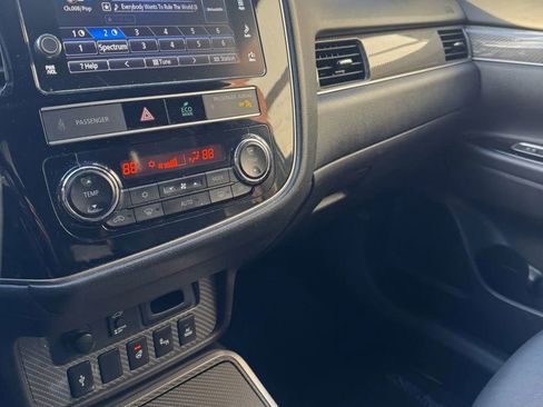 Used 2019 Mitsubishi Outlander SEL image 15