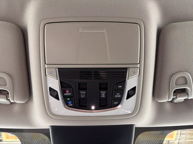 Certified 2024 Acura MDX SH-AWD image 32