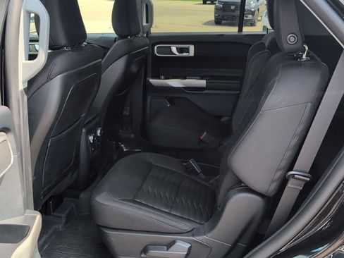 Used 2020 Ford Explorer XLT w/ Comfort Package AWD/4WD image 15