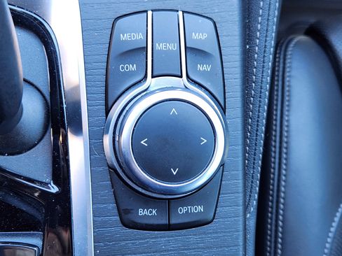 Used 2022 BMW 540i xDrive w/ Executive Package image 23