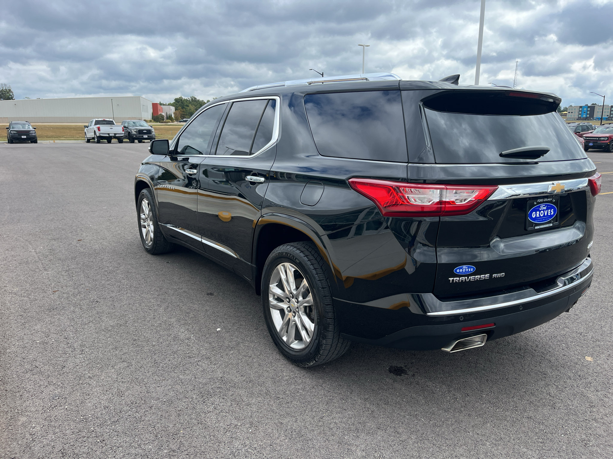 Used 2019 Chevrolet Traverse High Country w/ LPO, Floor Liner Package AWD/4WD image 7