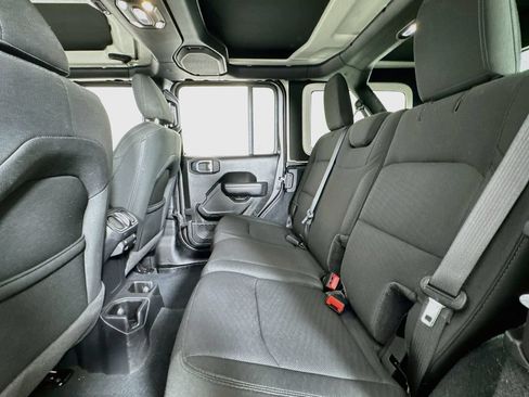 Used 2022 Jeep Wrangler Unlimited Sport AWD/4WD image 12