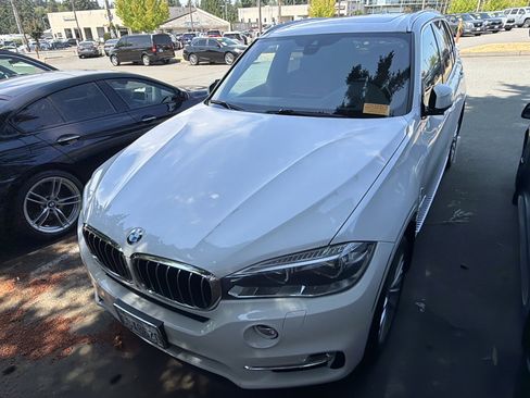 Used 2017 BMW X5 xDrive40e w/ Premium Package AWD/4WD image 2