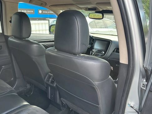 Used 2020 Mitsubishi Outlander SE FWD image 20