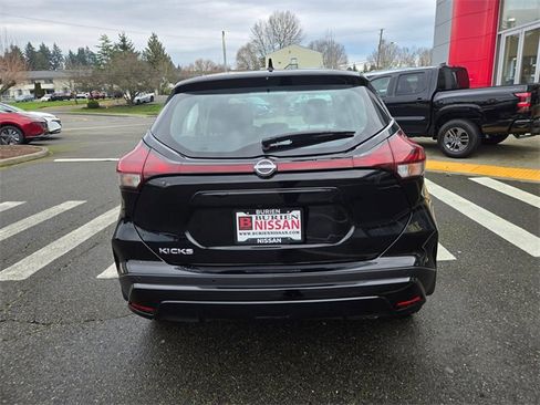 Used 2024 Nissan Kicks S image 8