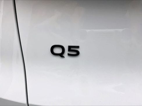 Used 2025 Audi Q5 Premium Plus w/ Premium Plus AWD/4WD image 33