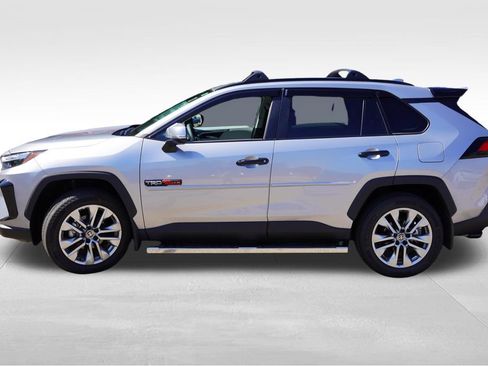 Used 2025 Toyota RAV4 XLE Premium w/ Weather Package AWD/4WD image 9