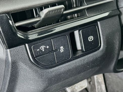 Used 2026 Kia Sportage LX FWD image 17