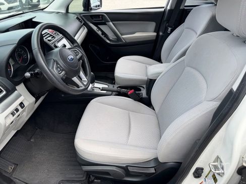 Used 2017 Subaru Forester 2.5i AWD/4WD image 23