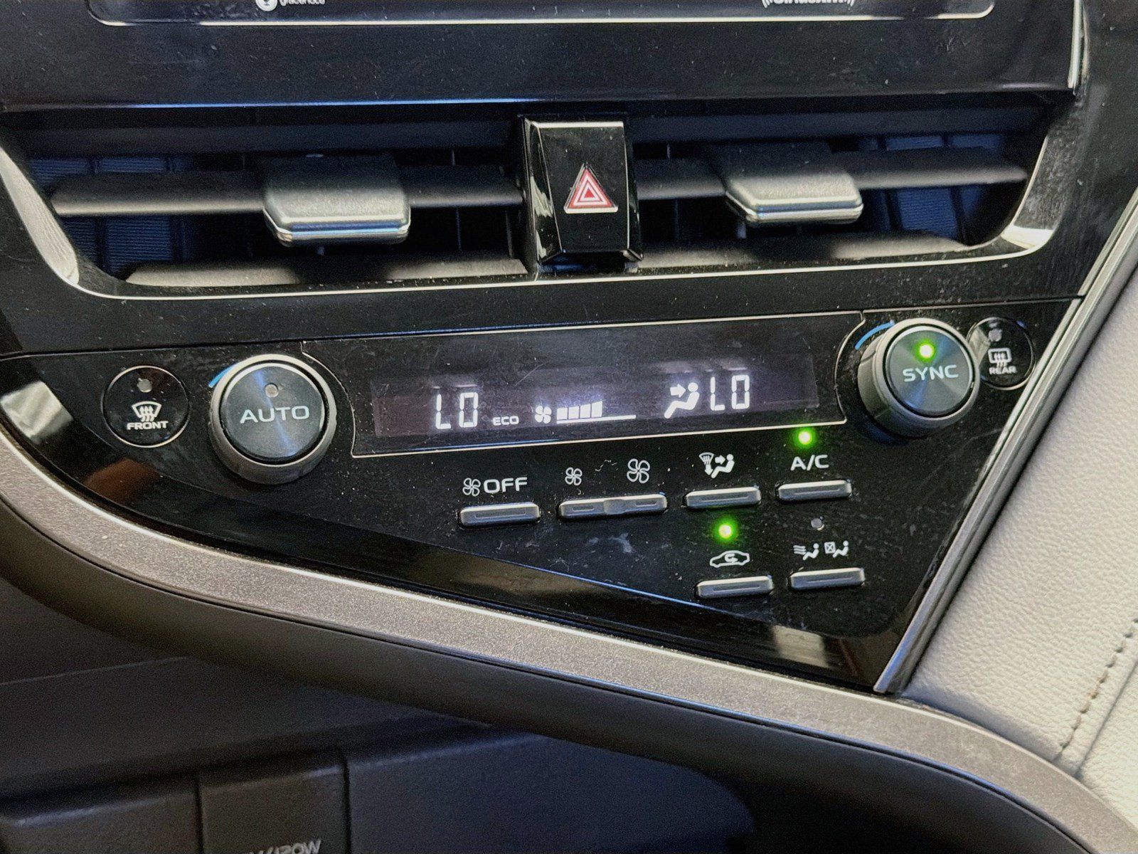 Used 2021 Toyota Camry SE FWD image 10