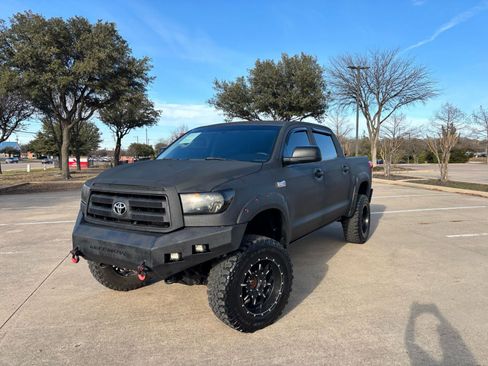 Used 2011 Toyota Tundra 4x4 CrewMax image 1